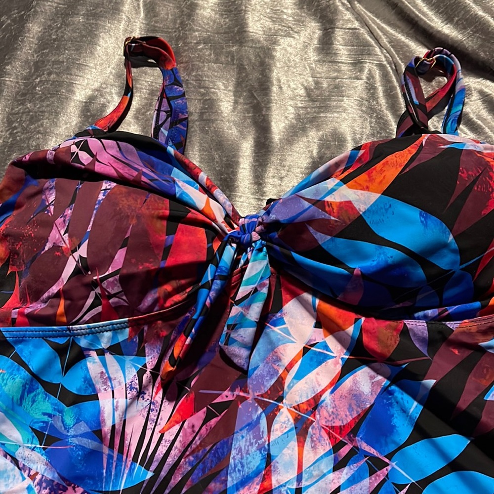 Tankini top NWOT